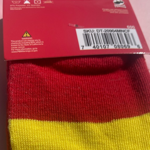 NWT Pringles Red, Yellow & Black Men’s Crew Socks Size 6-12 - Picture 4 of 6